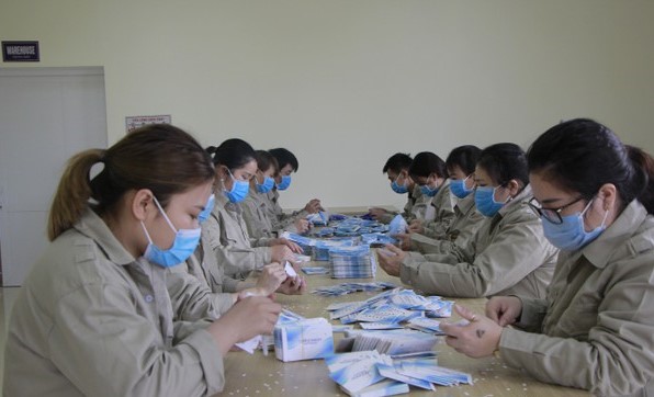 Hình ảnh công nhân làm việc - Dung Dịch Khử Mùi Envroy - Công Ty Cổ Phần Envroy Việt Nam